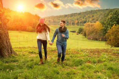 genç bir çift güzel sahne üzerinde çalışan