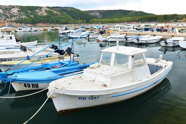 Порт на хорватському узбережжі — стокове фото