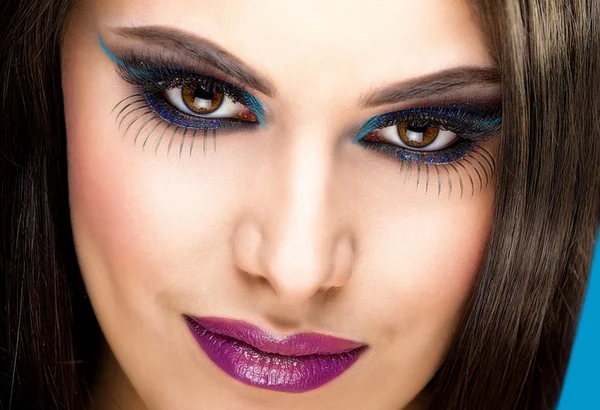 Makijaż model z ekstremalnych makijaż — Zdjęcie stockowe