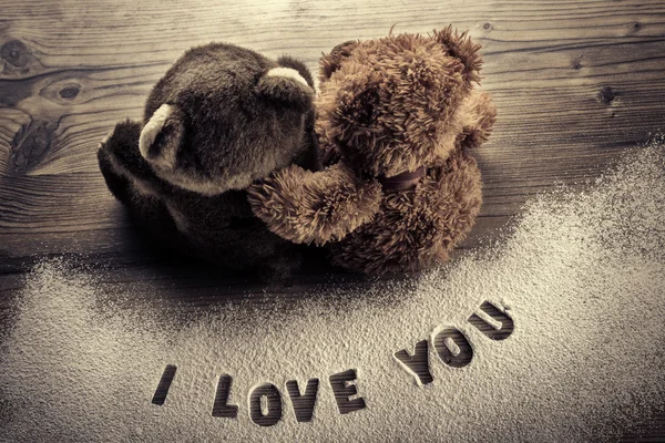 Ведмедів у любові обійми - день Святого Валентина — стокове фото