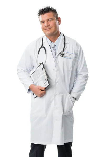 Vacker leende läkare stående håller mapp i hand Stockbild