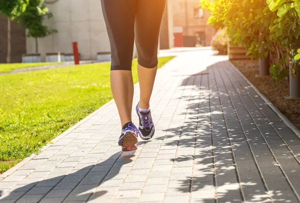 Mujer corriendo —  Fotos de Stock