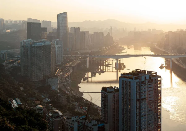 Foi Pôr Sol Quando Resplendor Sol Espalhou Sobre Cidade Ambos — Fotografia de Stock