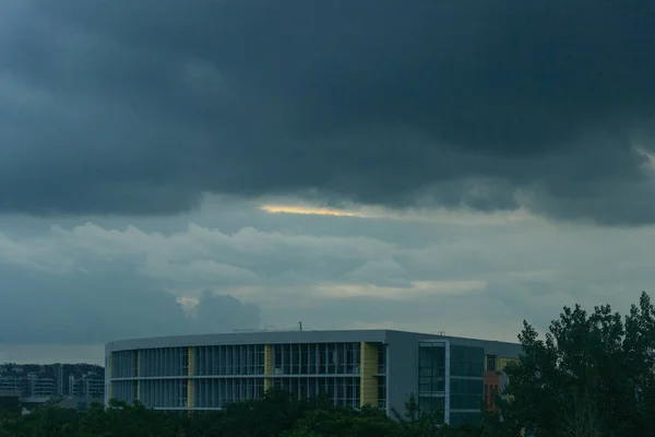 Noite Grande Número Nuvens Reuniram Céu Nuvens Eram Espetaculares Céu — Fotografia de Stock