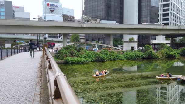 Tokyo Japón Septiembre 2021 Vídeo Estático Peatones Puente Benkeibashi Con — Vídeos de Stock