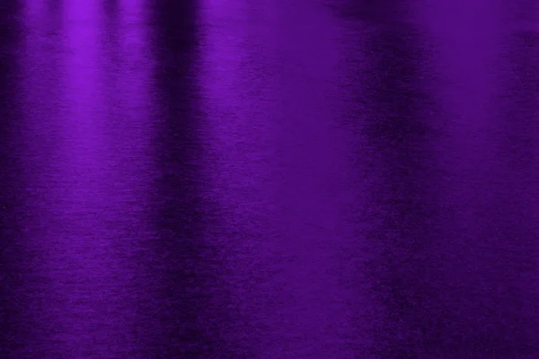 Fioletowe tło refleksji nad rzeką — Zdjęcie stockowe