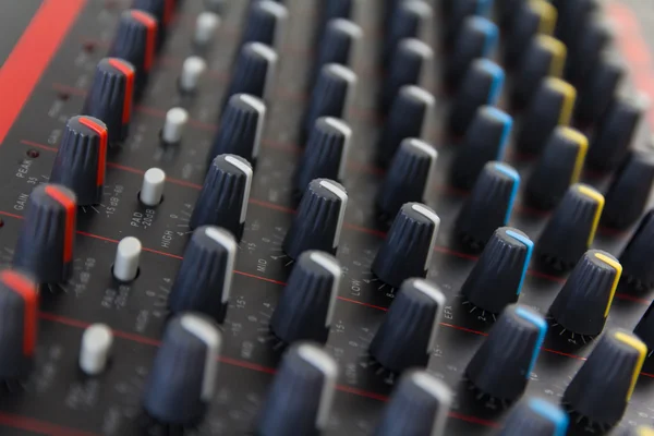 Parte del controllo di un mixer audio — Foto Stock