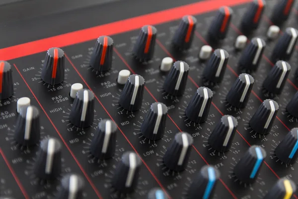 Denetim bir ses ses karıştırıcı bir parçası