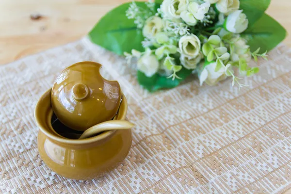 Piccola pentola di argilla ceramica per cucinare o per uso generale — Foto Stock