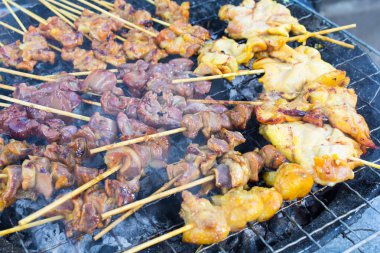 Yangın domuz kapatmak Tay geleneksel gıdalar