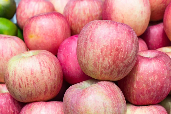 Red Apples At Market — Stock Photo, Image