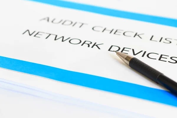 Conceptul de listă de verificare a auditului Dispozitive de rețea — Fotografie, imagine de stoc