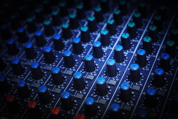 Parte del controllo di un mixer audio — Foto Stock