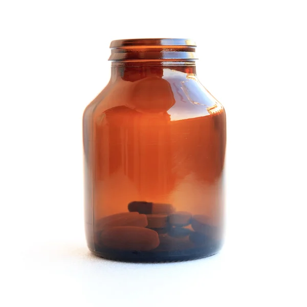 Pillen in Blasen isoliert auf weißem Hintergrund — Stockfoto