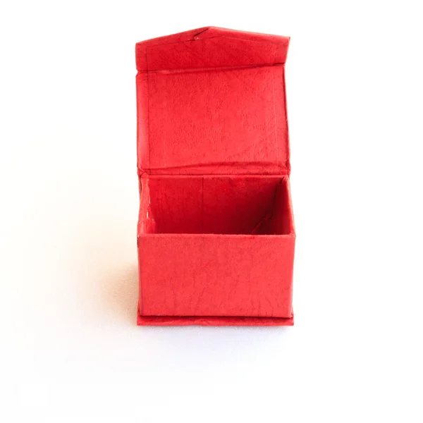 Piros doboz elszigetelt fehér háttér — Stock Fotó