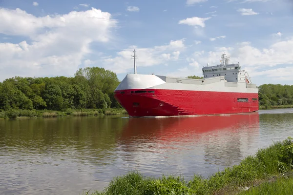 Ship on the river — Stock Photo, Image