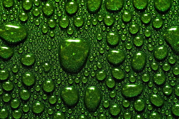 Zielony waterdrops — Zdjęcie stockowe