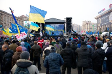 Kiev, Ukrayna - 4 Aralık: protesto karşı Cumhurbaşkanı Yanukoviç Kiev euromaydan üzerinde