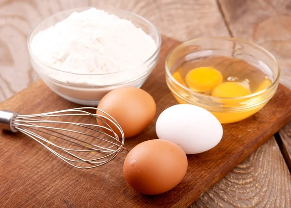 Eggs and flour — Stock Photo, Image