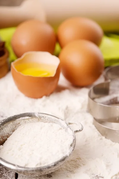 Eggs and flour — Stock Photo, Image