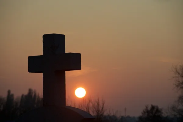 Krzyż na zachodzie słońca — Zdjęcie stockowe