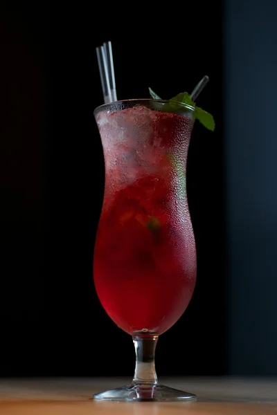 Roter Cocktail lizenzfreie Stockbilder