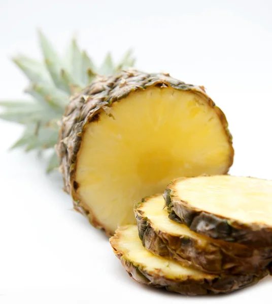 Skivad ananas — Stockfoto