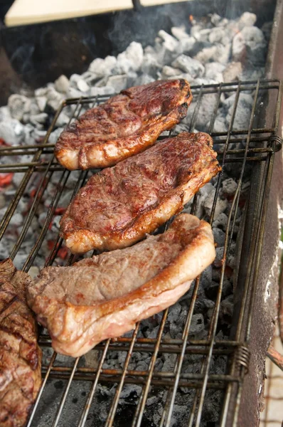 Fleisch vom Grill — Stockfoto