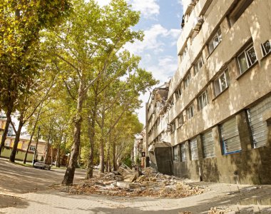 Rusya 'nın Mykolaiv şehrini bombalaması, yıkılan evler, hasar gören arabalar...