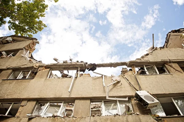 Důsledky Ruského Ostřelování Města Mykolaiv Zničených Domů Poškozených Automobilů — Stock fotografie