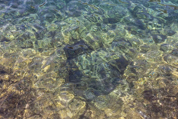 Textura Olas Mar Transparentes Cristalinas Sobre Las Rocas Fondo Que — Foto de Stock