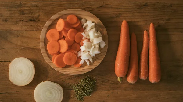 Homemade Still Life Carrots Onion Wooden Table Plate Cut Slices — Stock Photo, Image