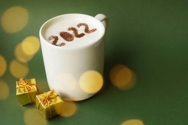 2022 Numbers Cappuccino Foam New Year Greeting Cup Coffee Gift — Stock Photo, Image