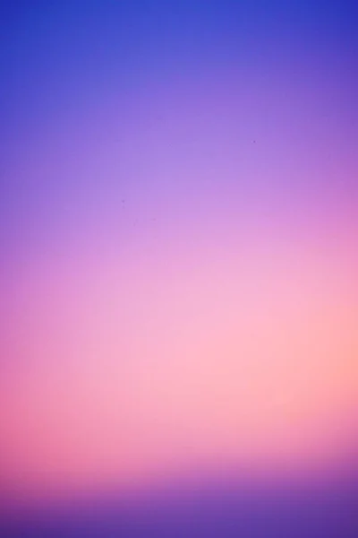 Różowy Niebieski Zachód Słońca Gradient Nieba Naturalne Kolory Sztandar Pionowy — Zdjęcie stockowe