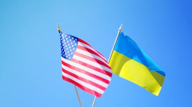 Amerikan ve Ukrayna bayrakları. ABD arazi kirası. Uluslararası ortaklık