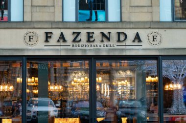 Edinburgh, İskoçya- 21 Kasım 2021: Edinburgh 'daki Fazenda Restoranı tabelası.