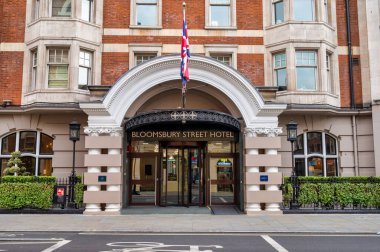 Londra, UK- 3 Mayıs 2022: Londra 'daki Radisson Blue Boomsbury Caddesi Oteli