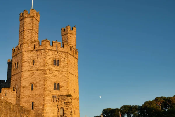 Caernarfon July 2022 Warm Glow Suset Light Eagle Tower Caernarfon — Foto de Stock