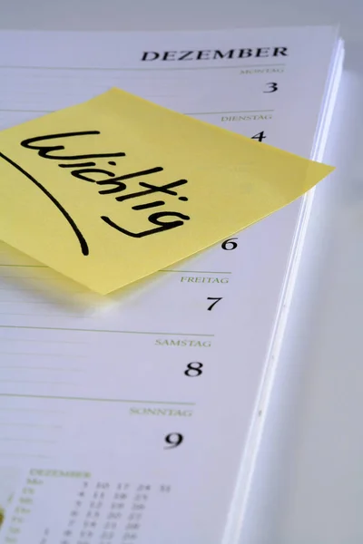 Note Rappel Jaune Wichtig Important Sur Page Calendrier — Photo