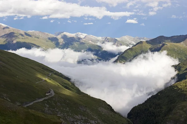 Felhők Völgyben Grossglockner High Alpine Road Hohe Tauern Nemzeti Park — Stock Fotó