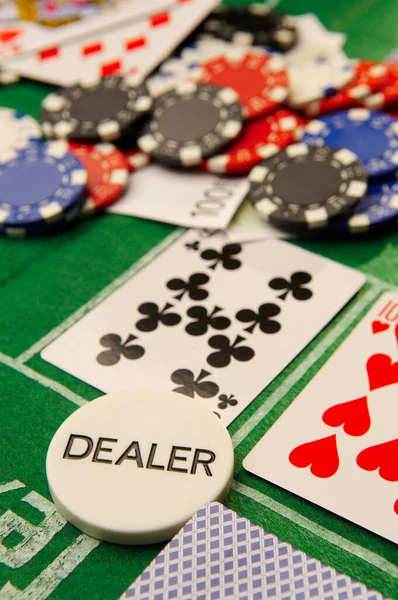 Texas Hold Poker Dealer Met Kaarten Chips — Stockfoto
