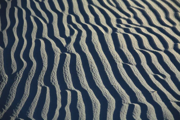 美国加利福尼亚死亡谷的沙丘上有一波波的中原平原 — 图库照片