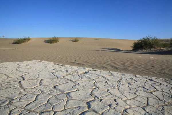 캘리포니아주 데스밸리 근처에 사막의 갈라진 — 스톡 사진