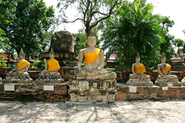 Статуи Будды Храм Сайт Ayutthaya Ват Chai Mongkol Таиланд Сиам — стоковое фото