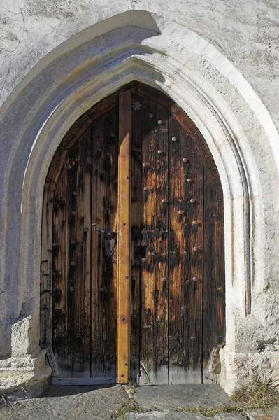 Wooden Entrance Door Gotic Church Nikolaus Mountain Village Rojen 2000M — Stock Photo, Image