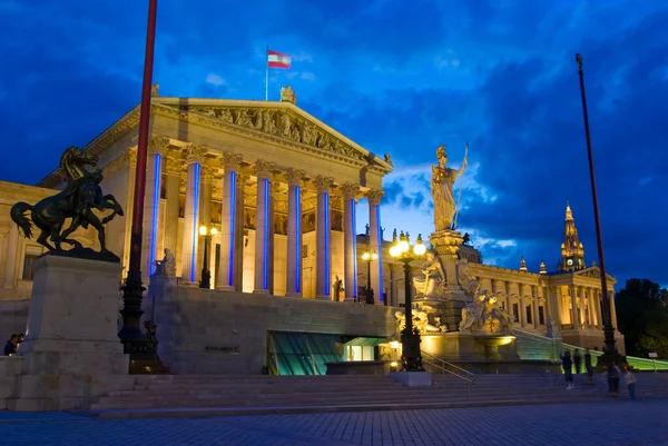 Парламент Палладой Афиной Вена Австрия — стоковое фото