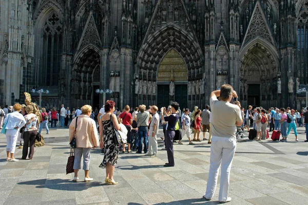 Turistas Frente Catedral Colônia Colônia Renânia Norte Vestfália Alemanha — Fotografia de Stock