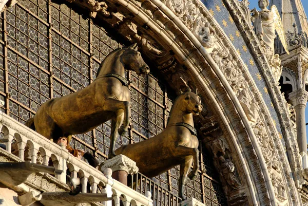 Részletek Marco Templom Bazilika San Mark Lovak Szent Márk Velence — Stock Fotó