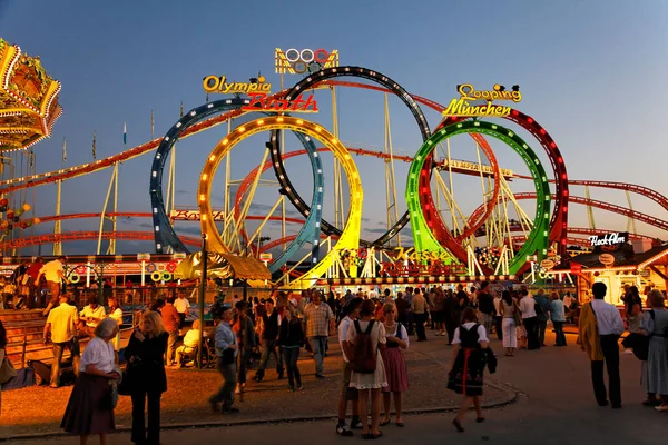 Roller Coaster Olympia Looping Oktoberfest Munich Beer Festival Baviera Germania — Foto Stock