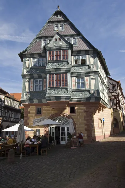 居酒屋 Zum Riesen ドイツで最も古い居酒屋 町の古い部分 瓦屋根の家 ミュンヘン バイエルン ドイツ — ストック写真